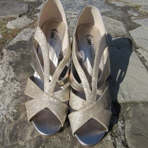 Sparkly Gold Heels Perfect for Holiday Parties!